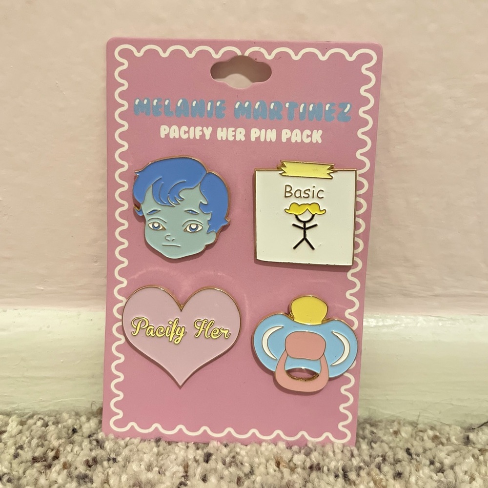 SUPER RARE pacify her melanie martinez pin pack!